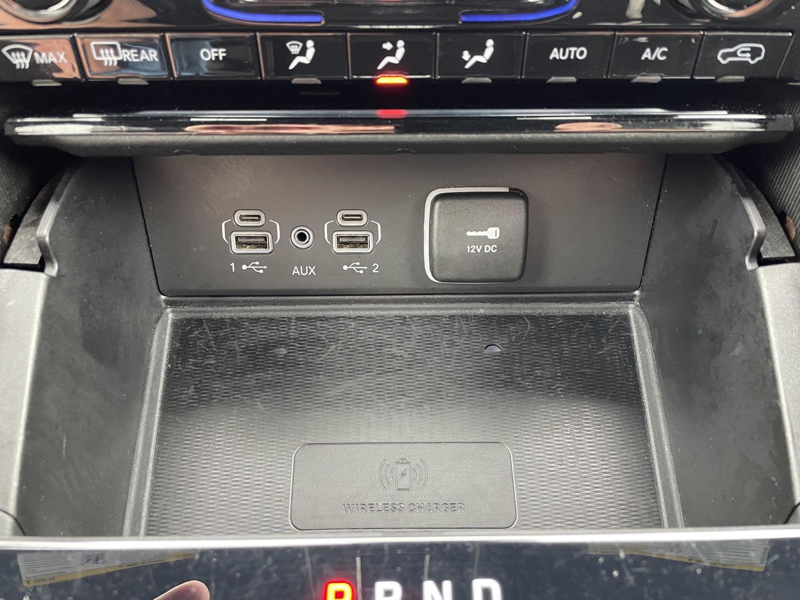 Vehicle photo 28