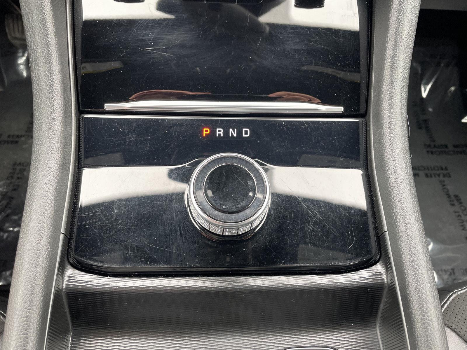 Vehicle photo 30