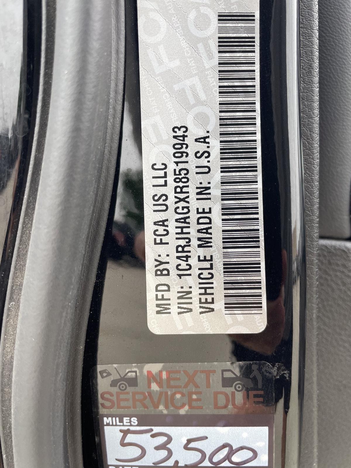 Vehicle photo 32