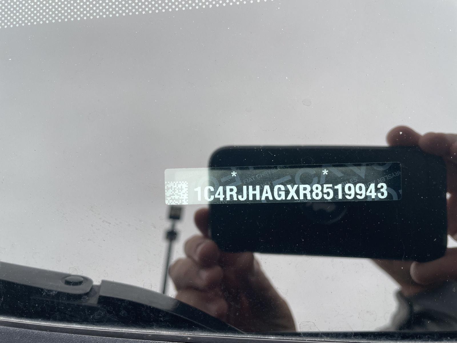 Vehicle photo 33