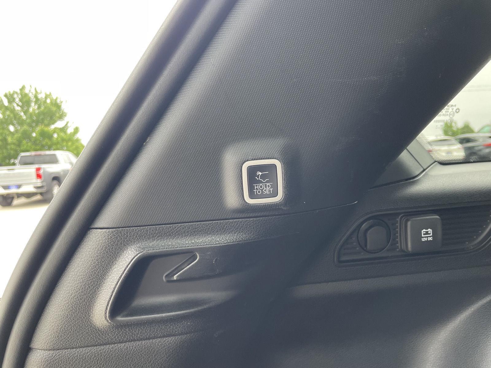 Vehicle photo 36