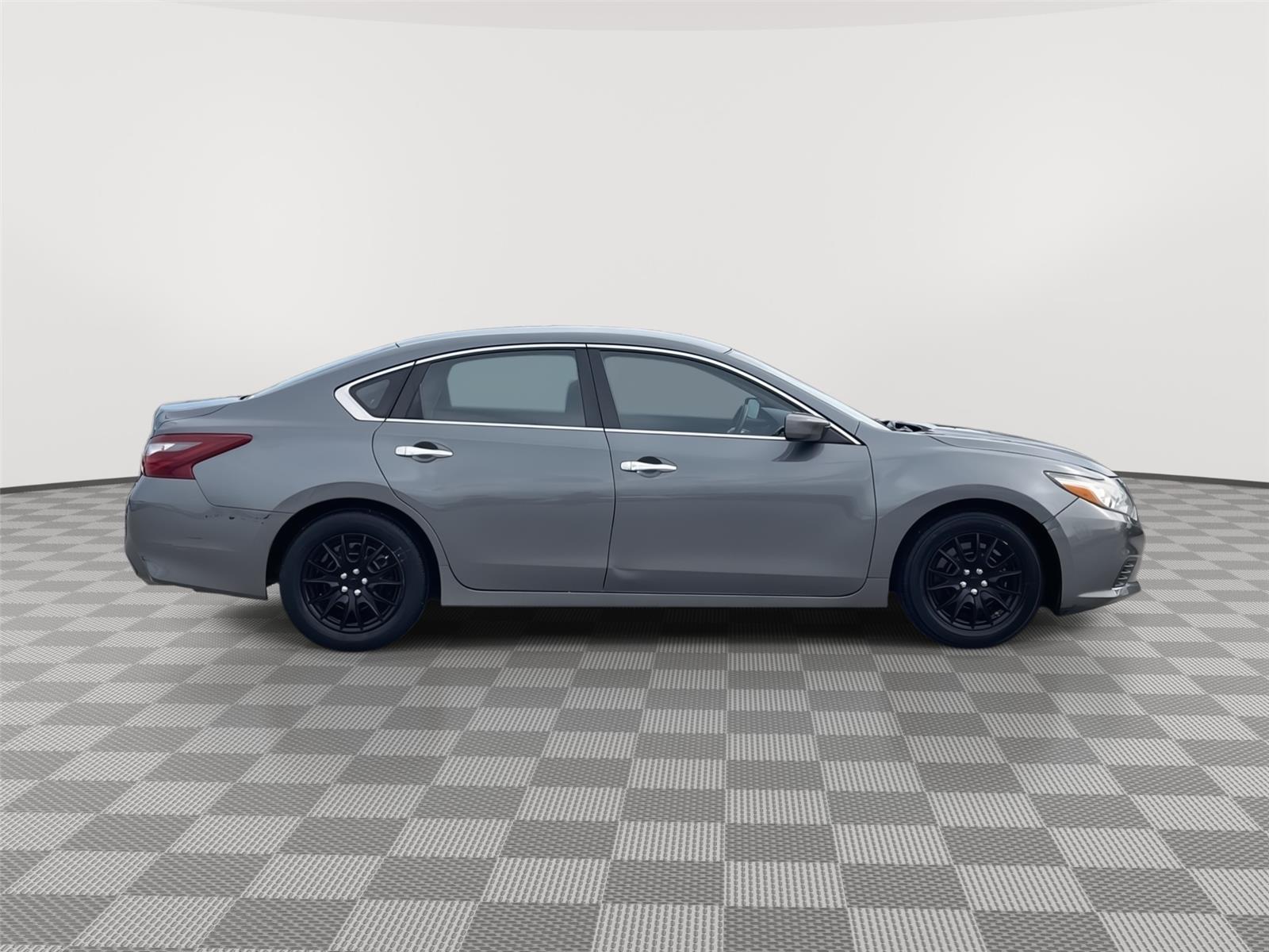 Used 2018 Nissan Altima for sale in Lincoln NE