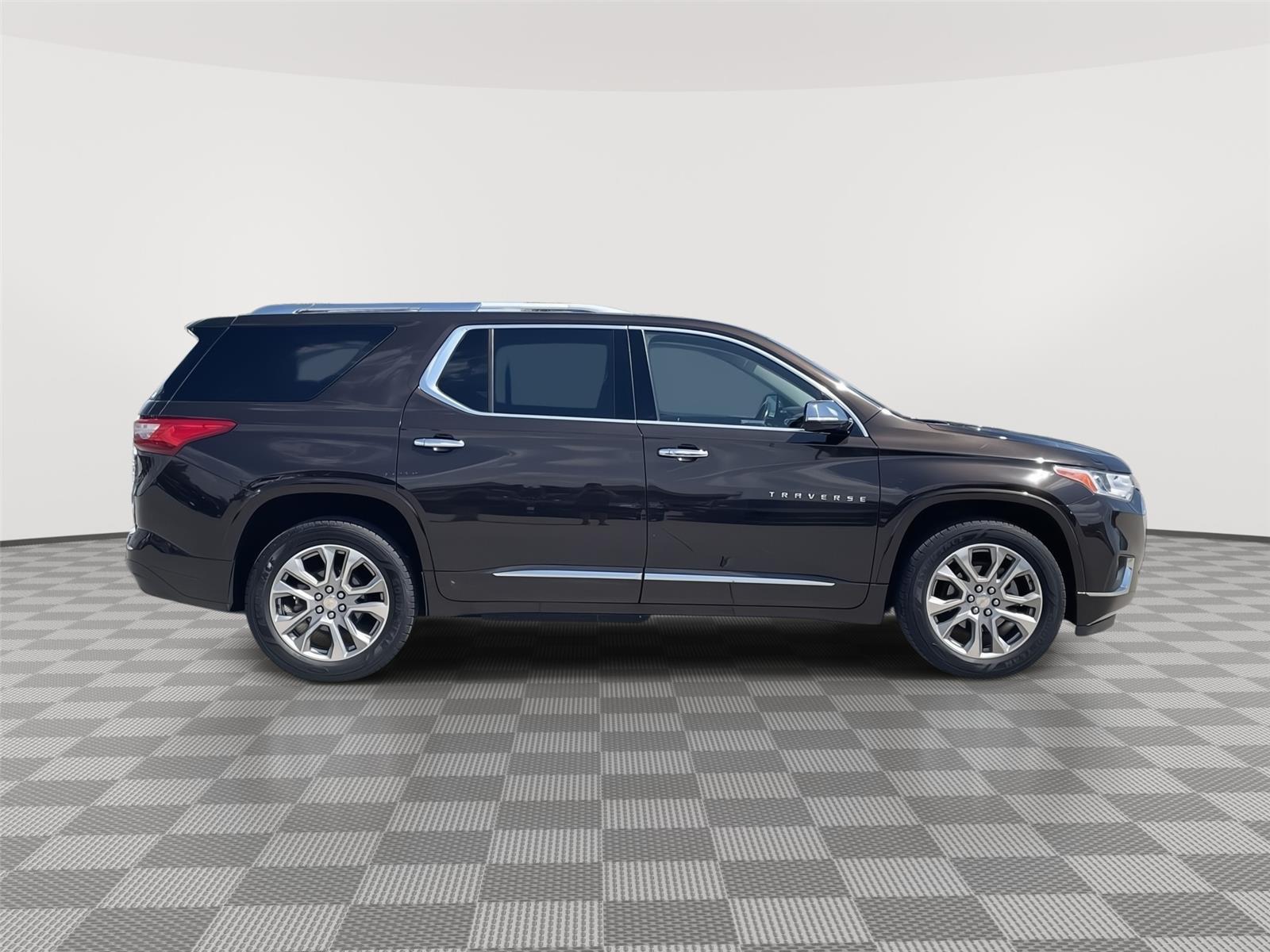 Vehicle photo 6