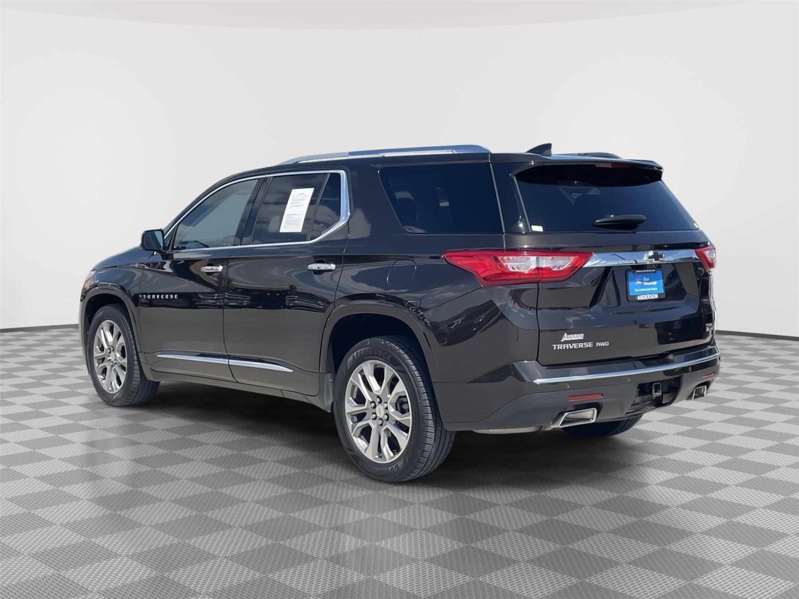 Vehicle photo 9