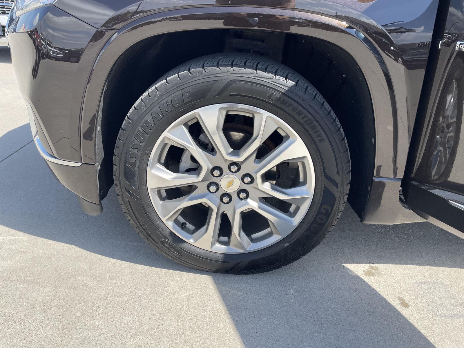 Vehicle photo 10