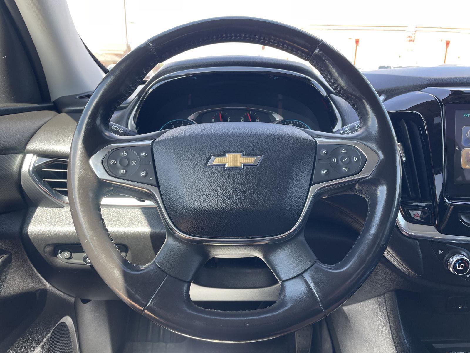 Vehicle photo 12