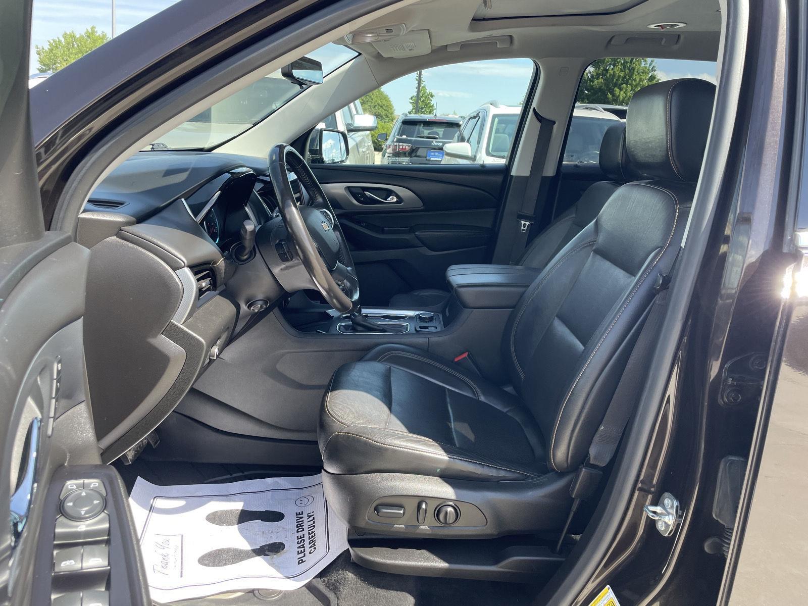 Vehicle photo 17