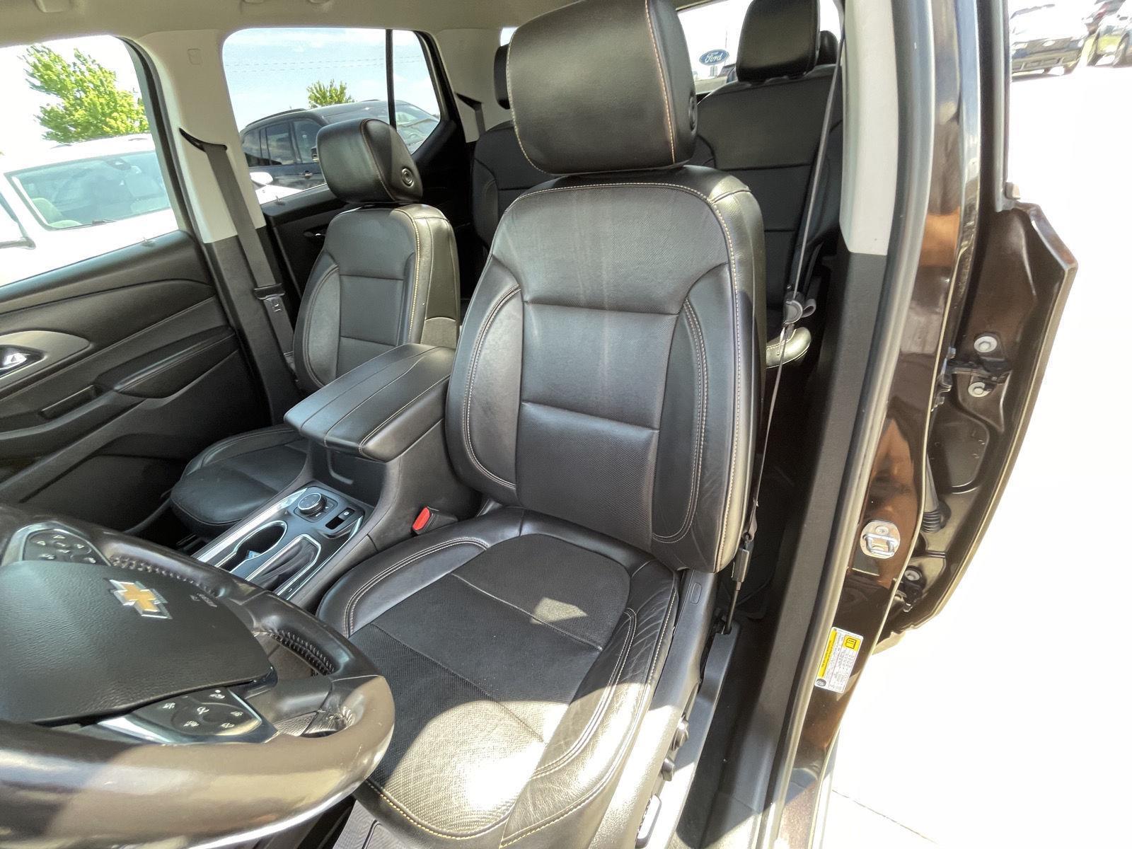 Vehicle photo 18