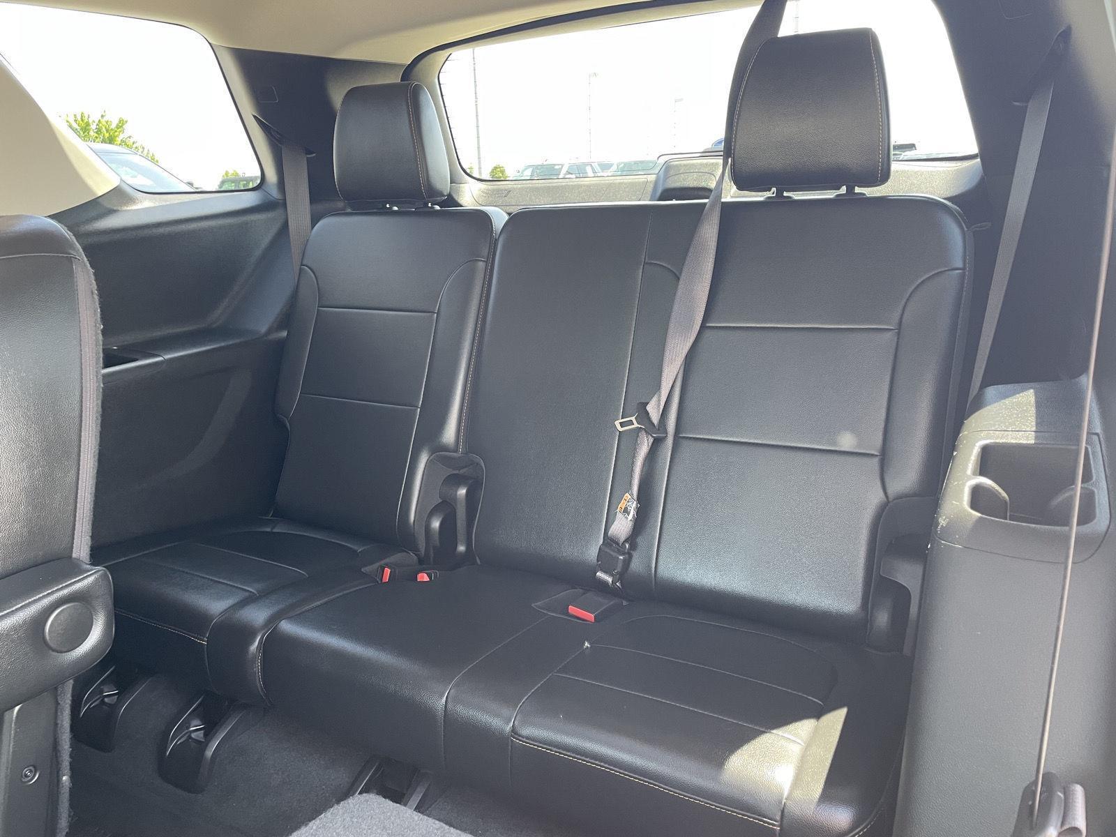 Vehicle photo 22