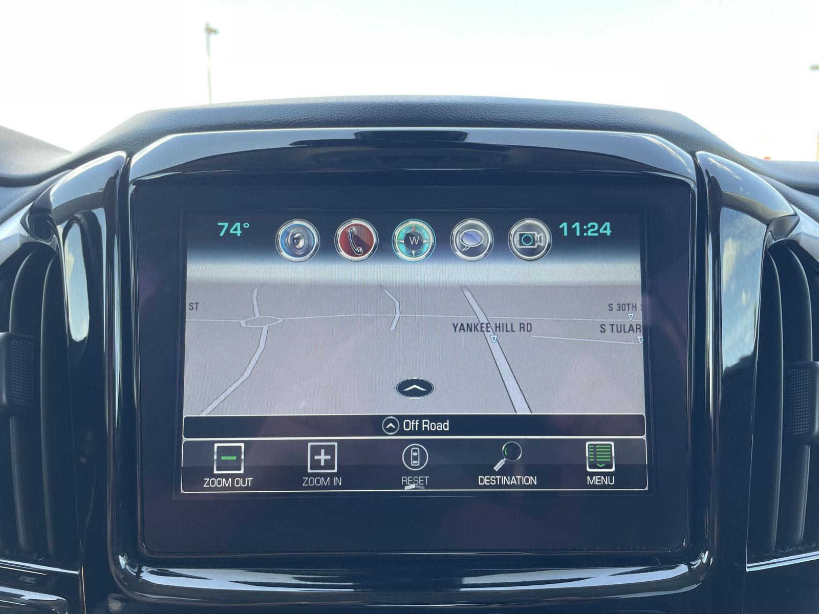 Vehicle photo 28