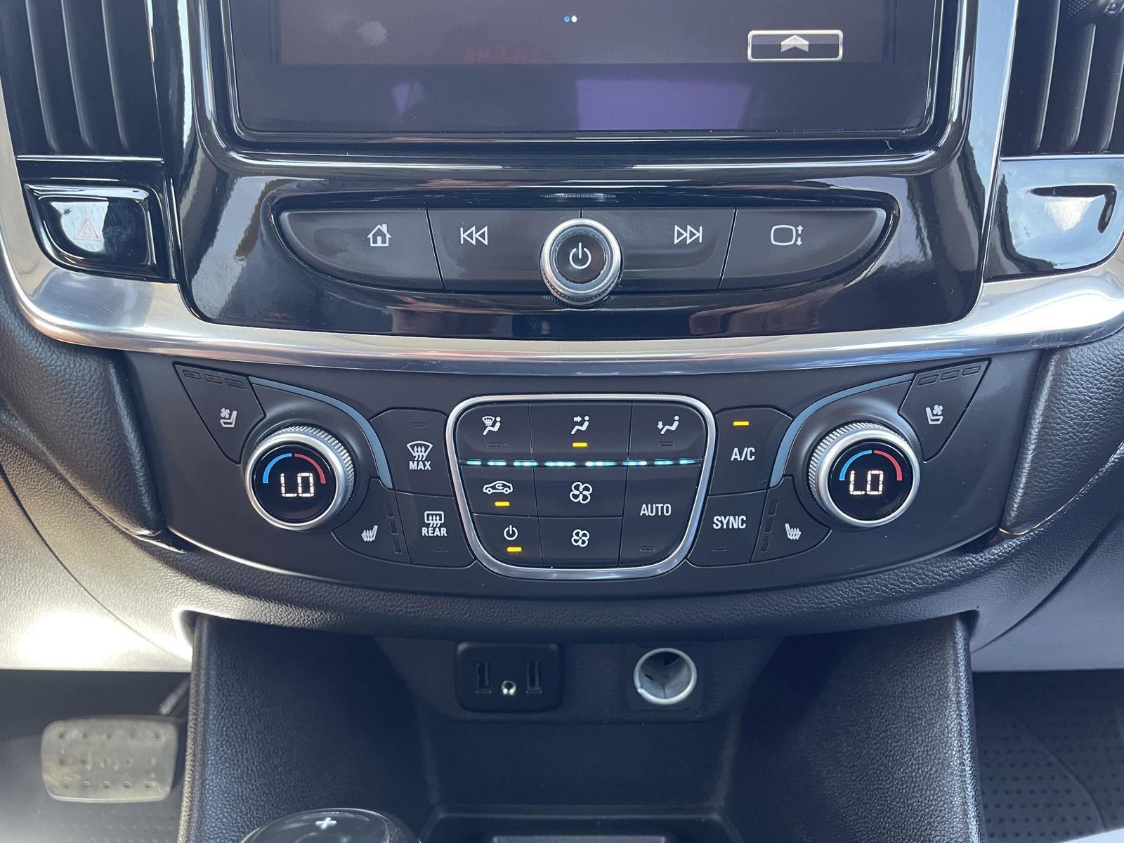 Vehicle photo 30