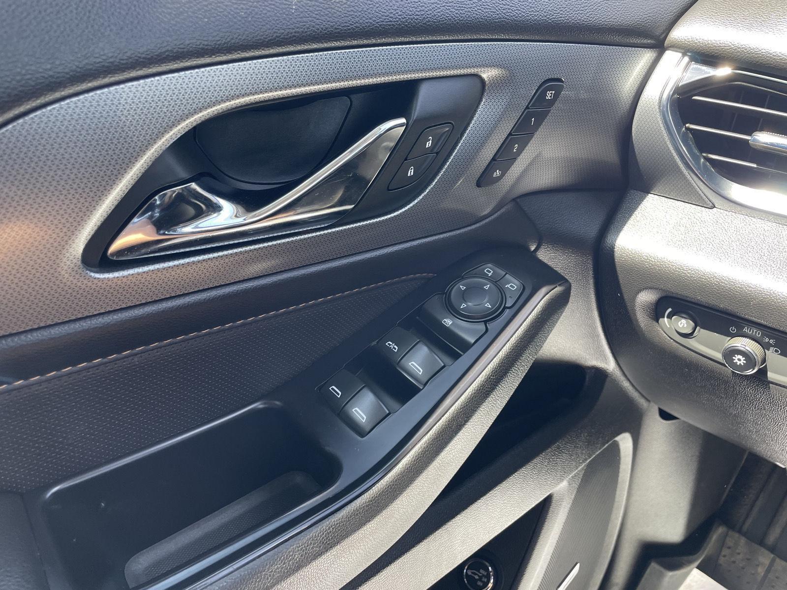 Vehicle photo 36