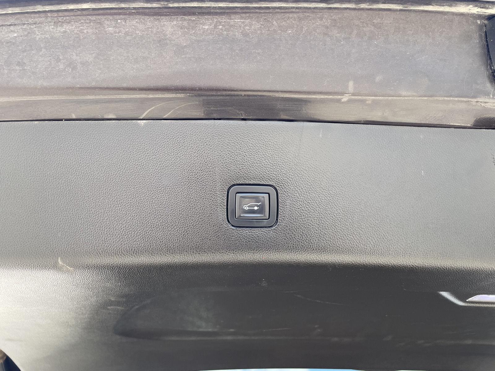 Vehicle photo 43