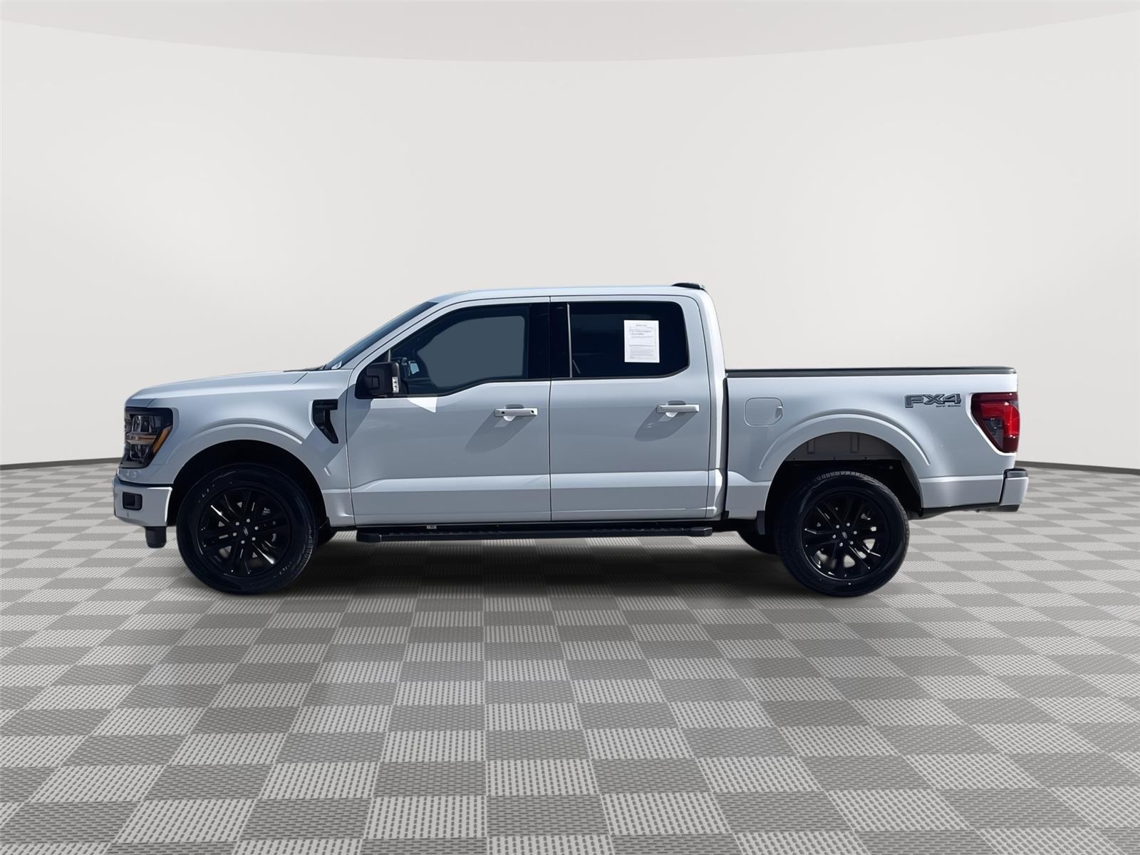 Vehicle photo 2