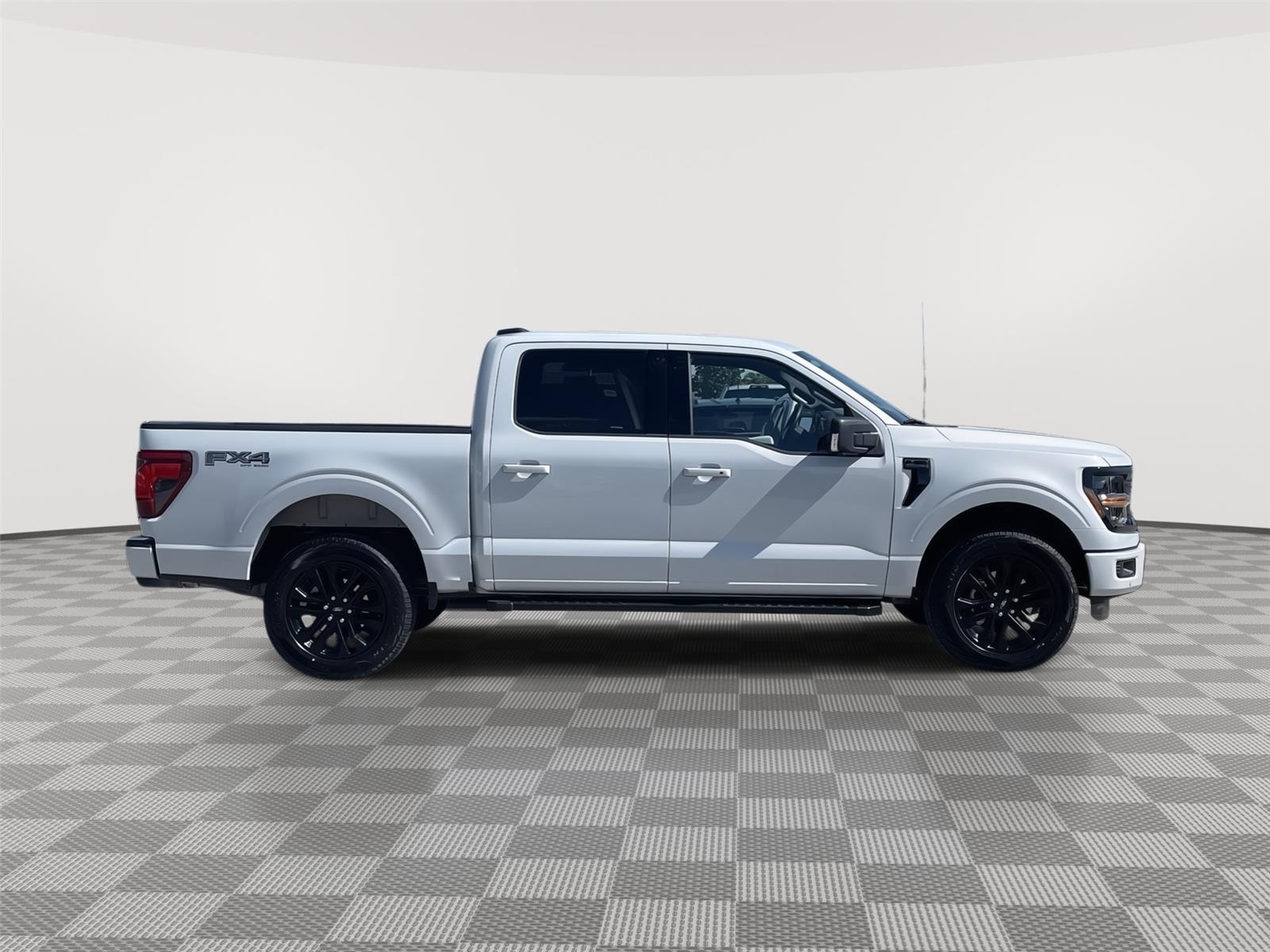 Vehicle photo 6