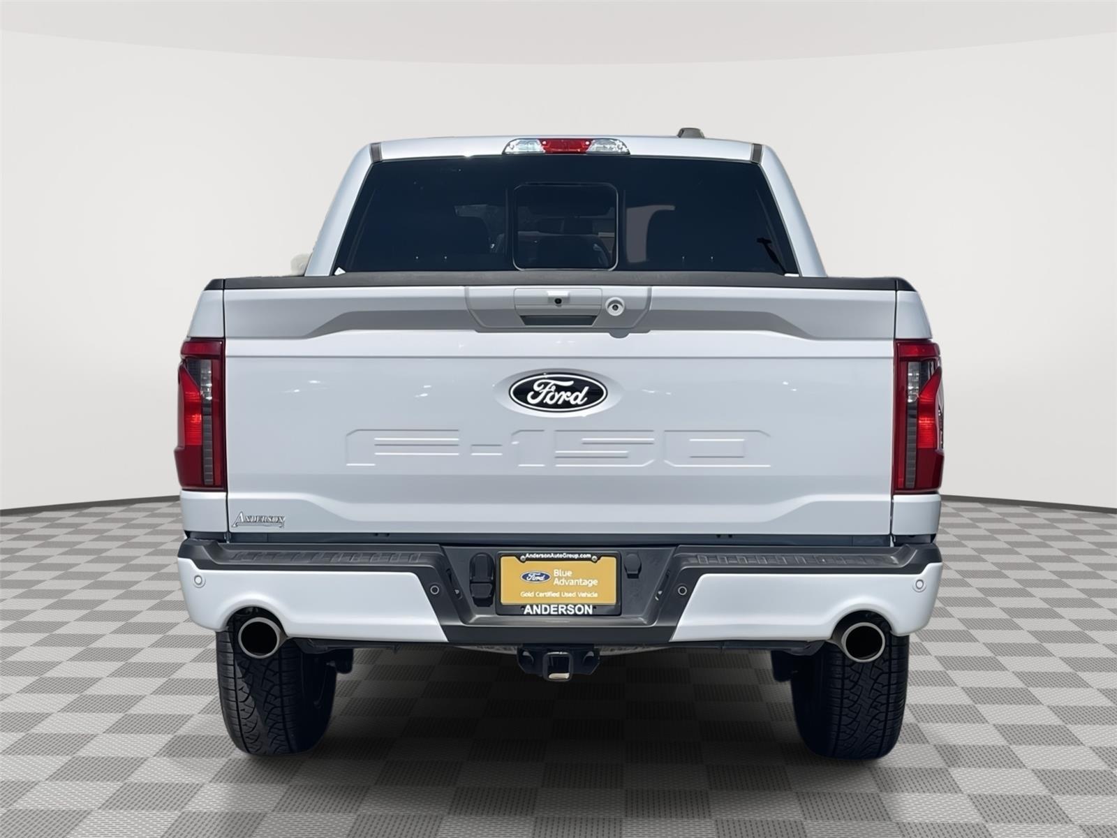 Vehicle photo 8