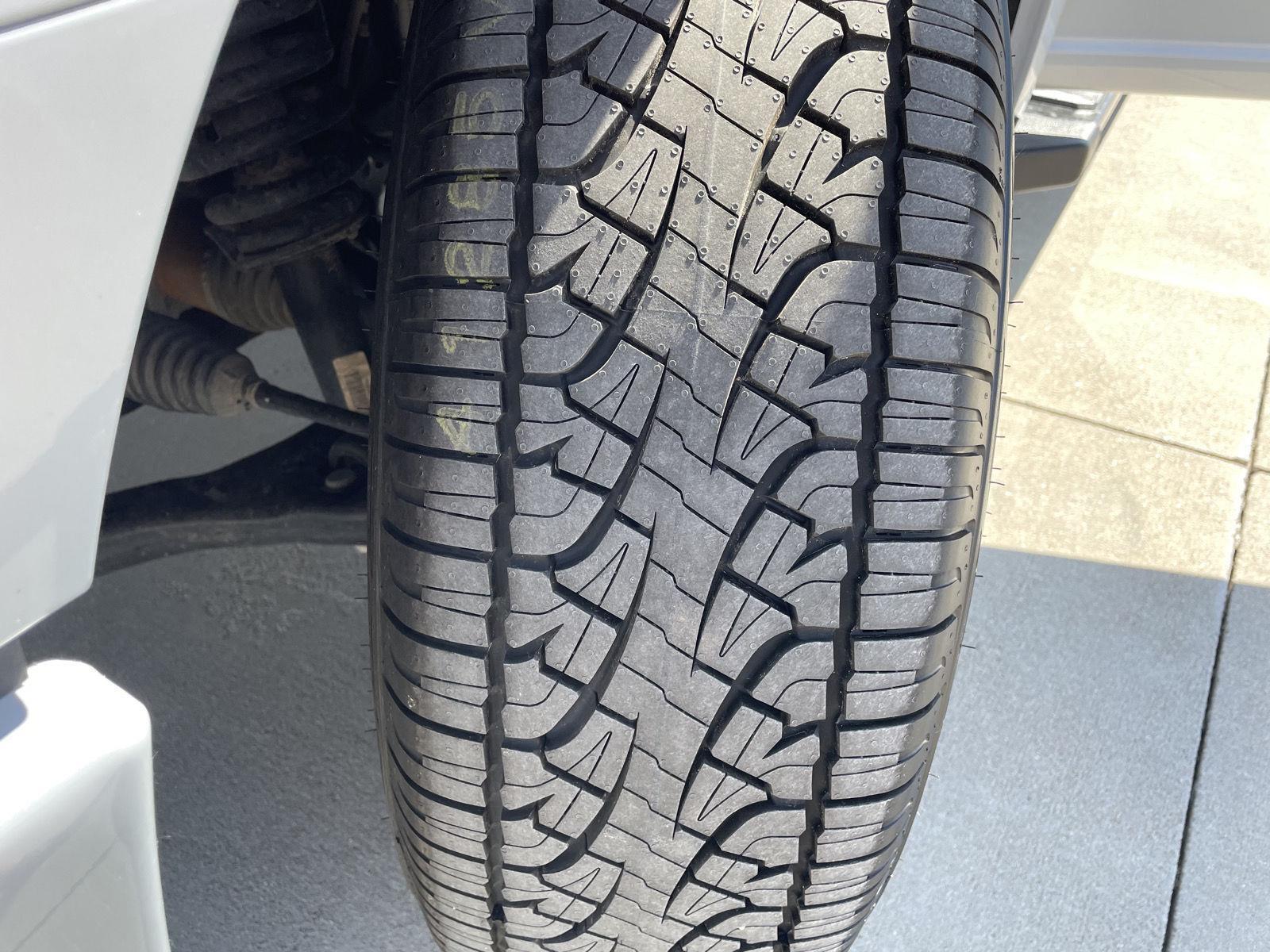 Vehicle photo 11