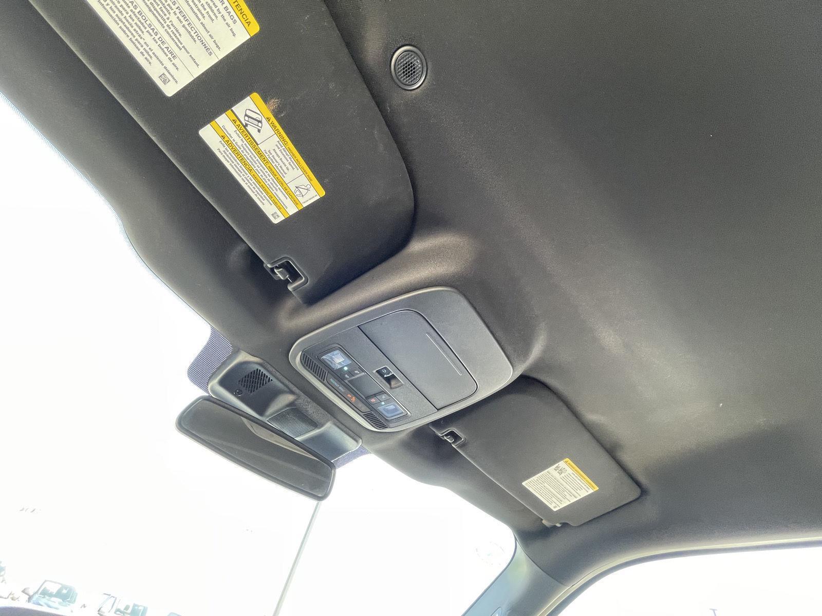 Vehicle photo 21