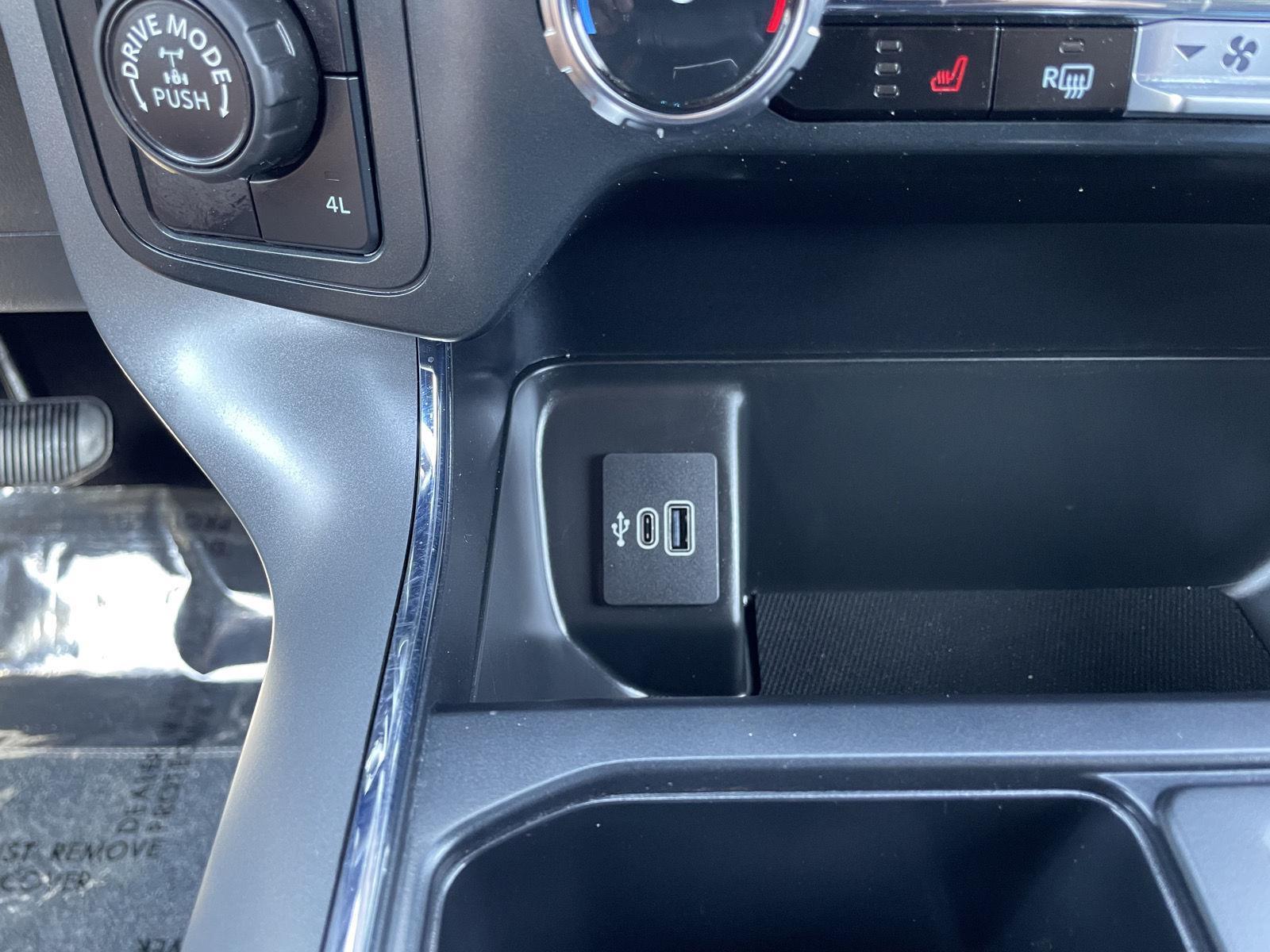Vehicle photo 29