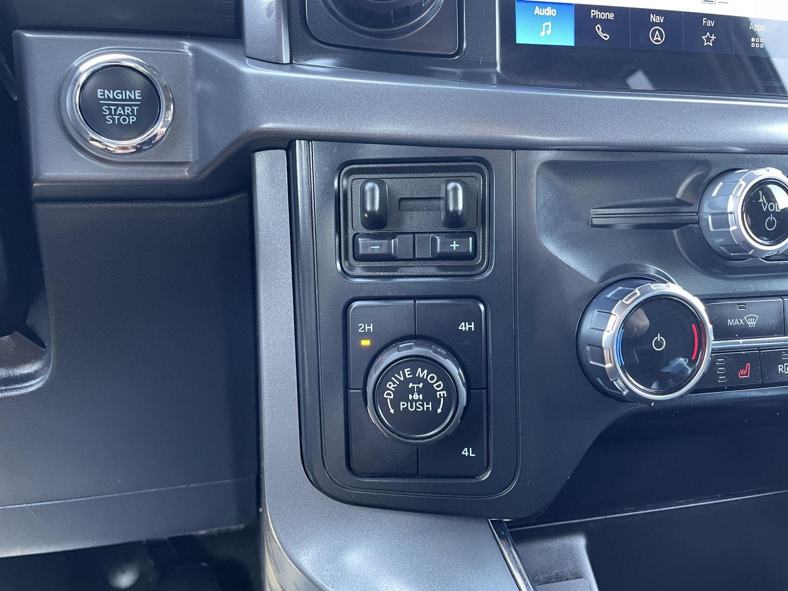Vehicle photo 31