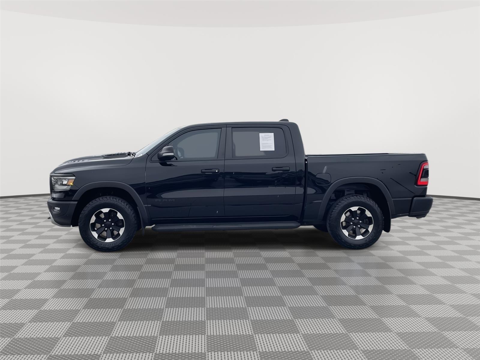 Vehicle photo 2