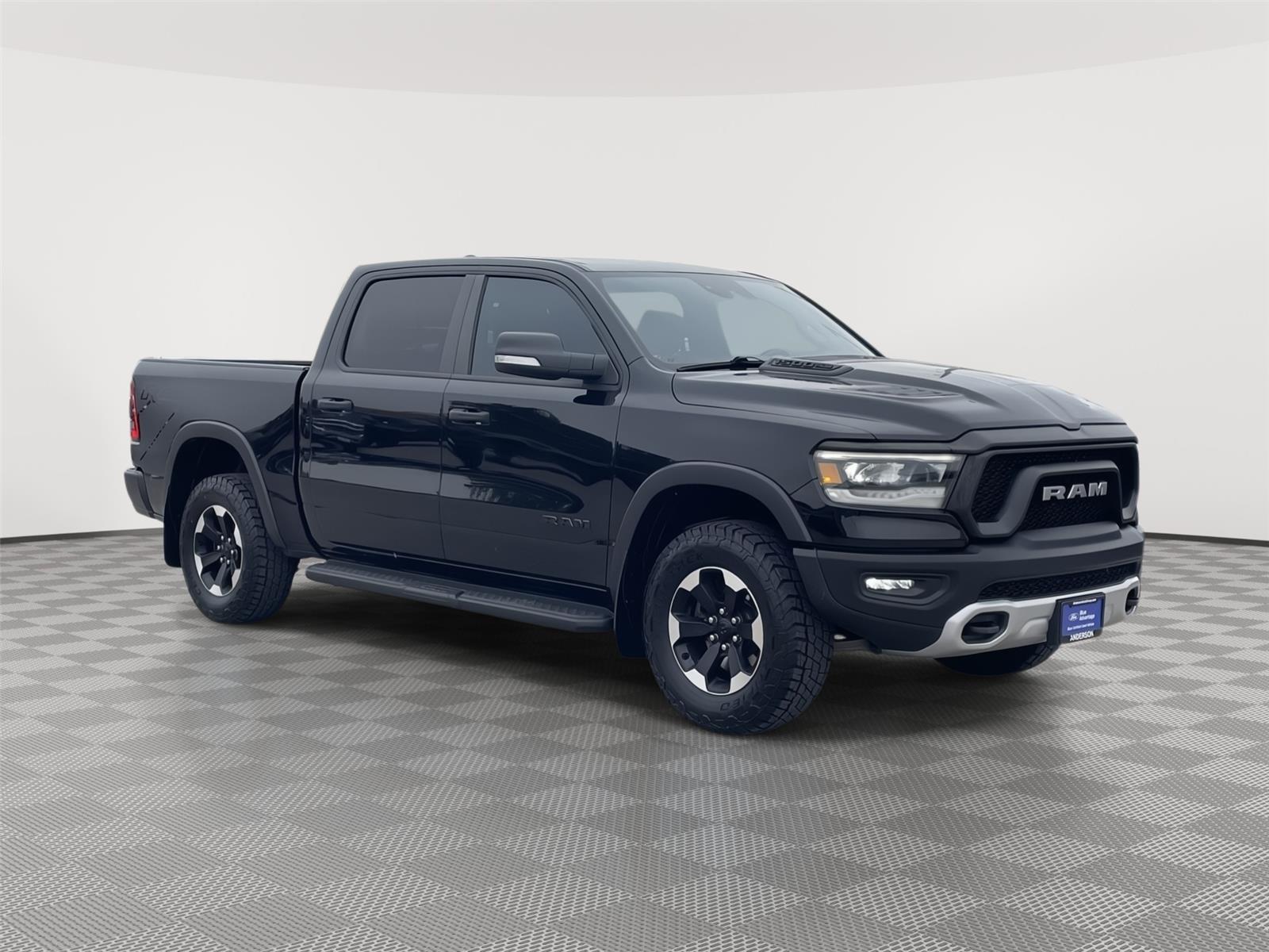 Vehicle photo 5