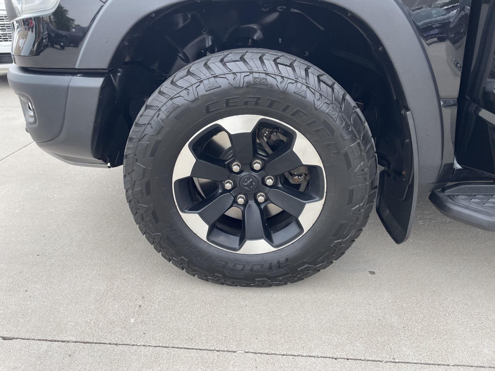 Vehicle photo 10