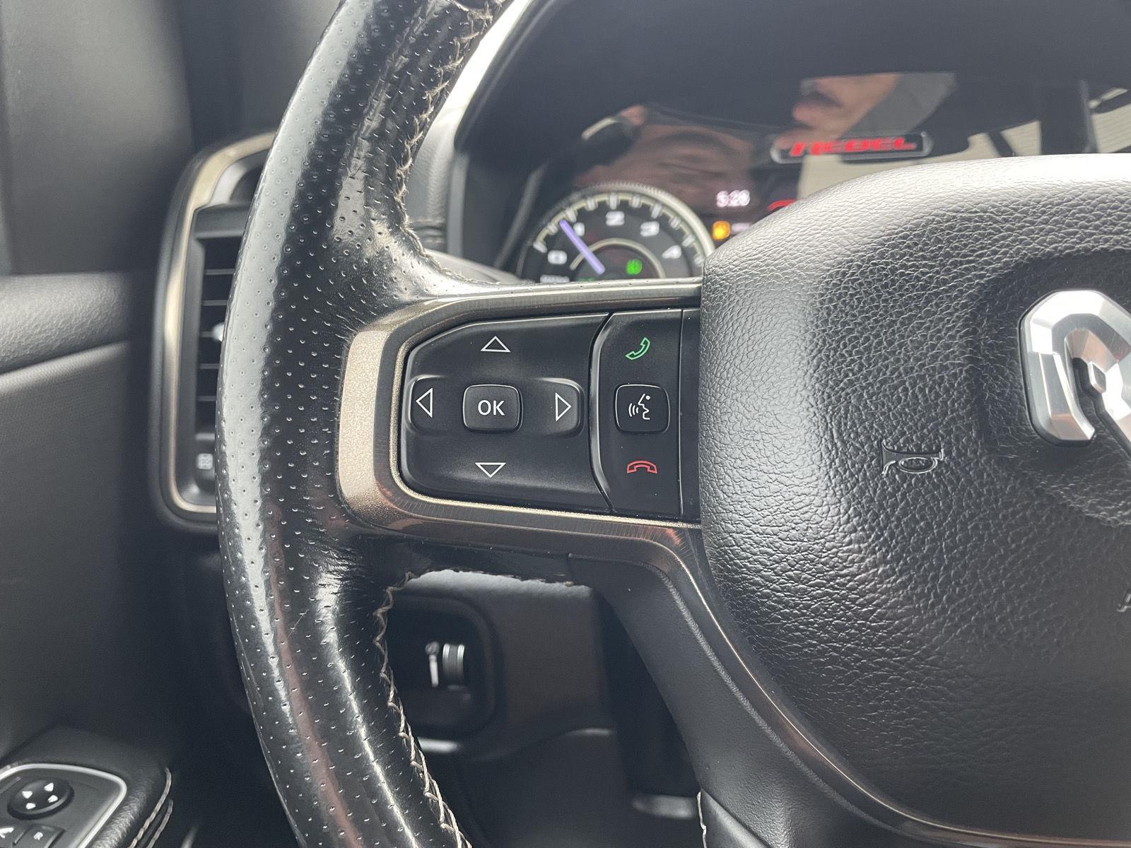 Vehicle photo 13