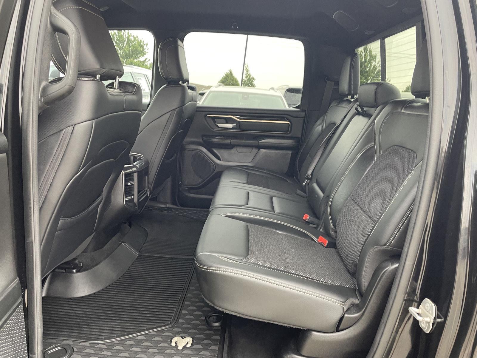 Vehicle photo 20