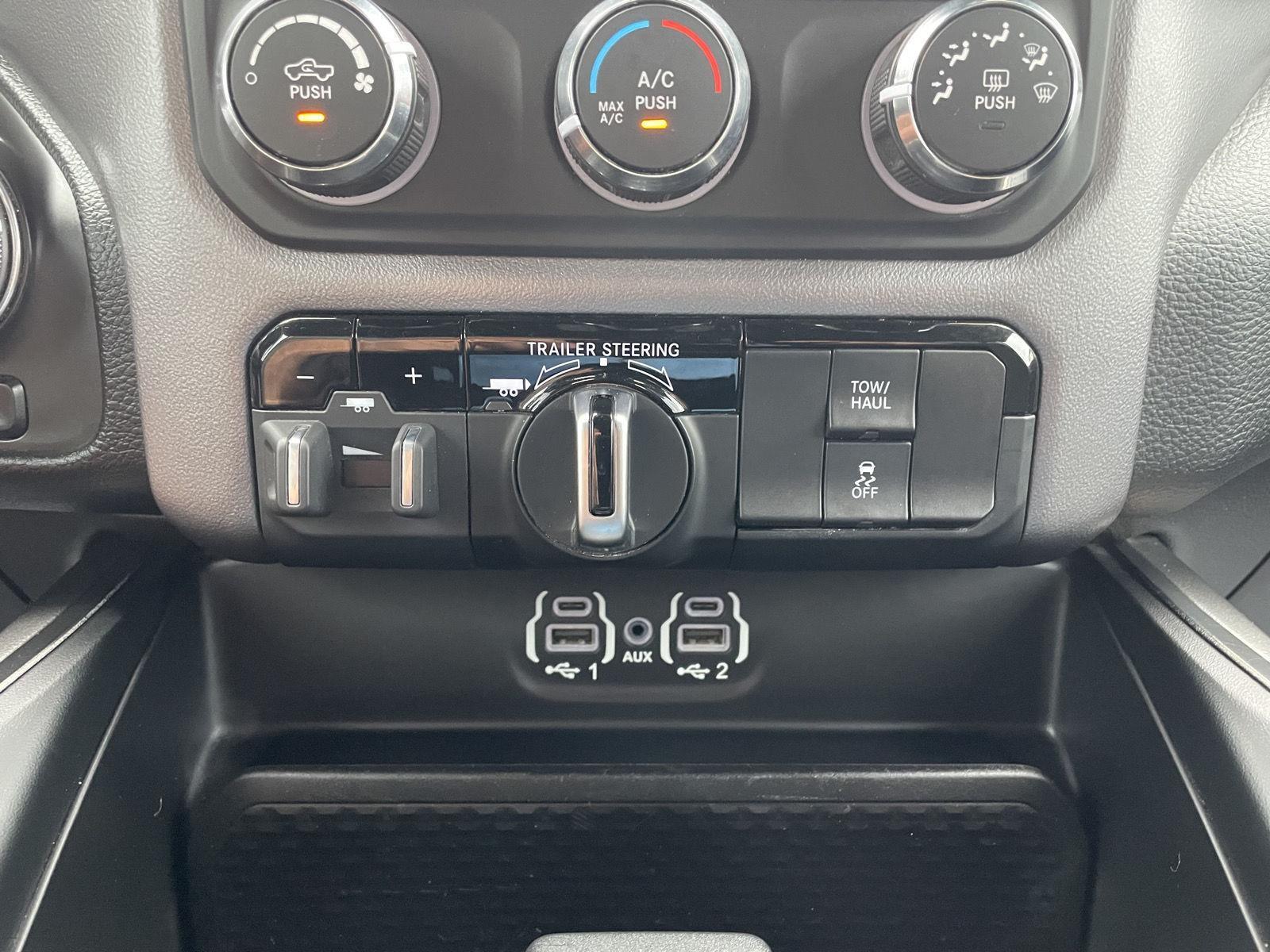 Vehicle photo 27