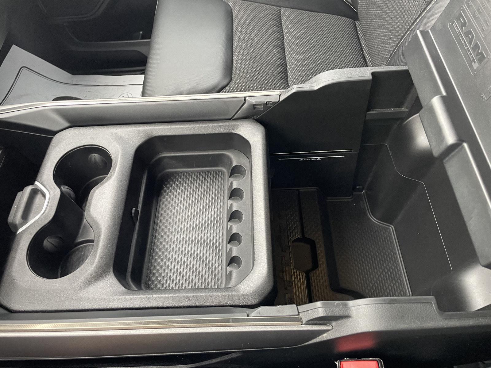 Vehicle photo 31