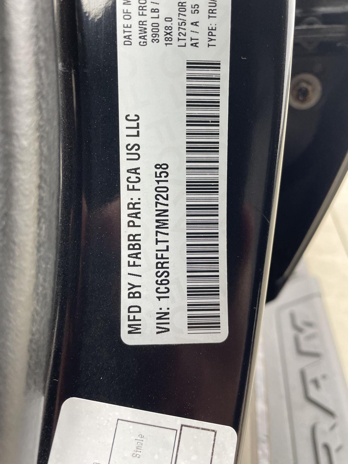 Vehicle photo 32
