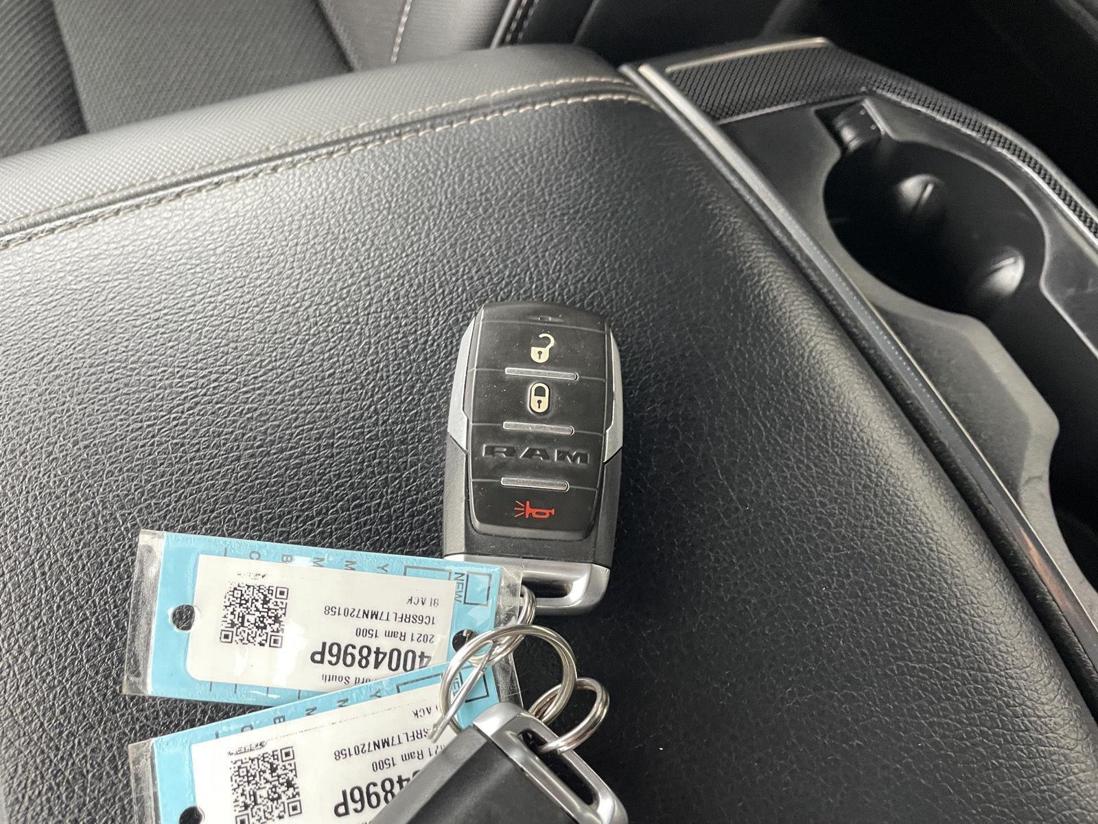 Vehicle photo 38