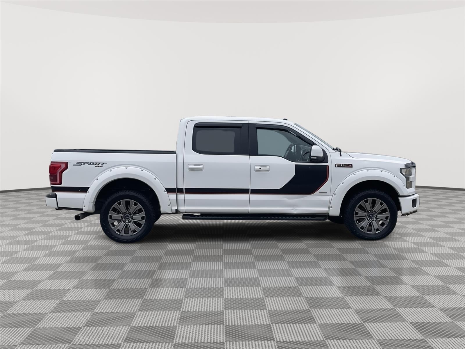 Vehicle photo 6