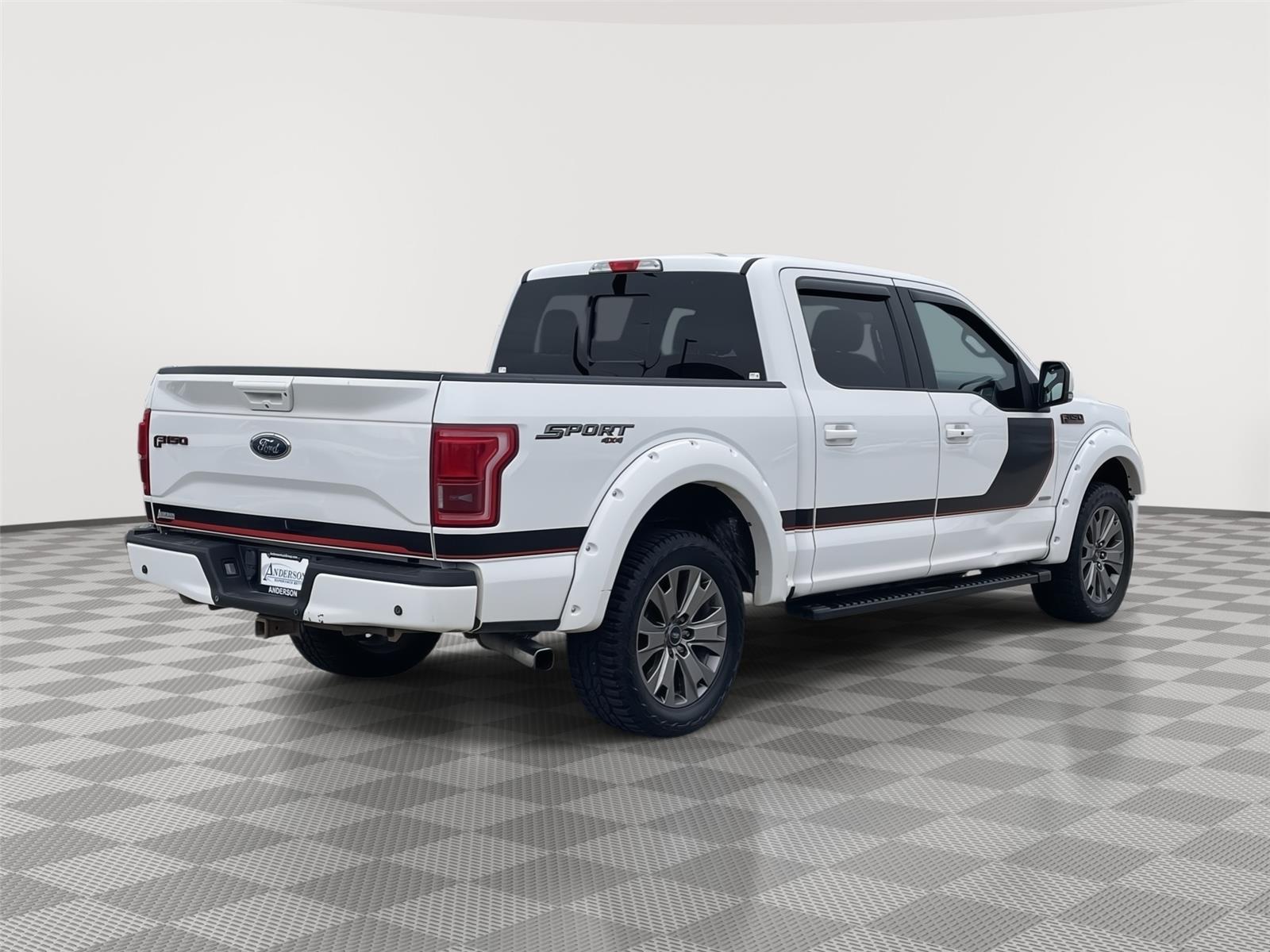 Vehicle photo 7