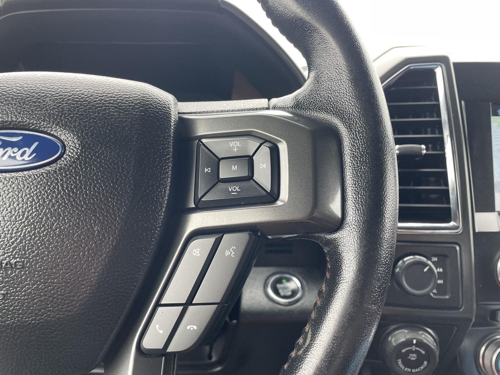 Vehicle photo 13