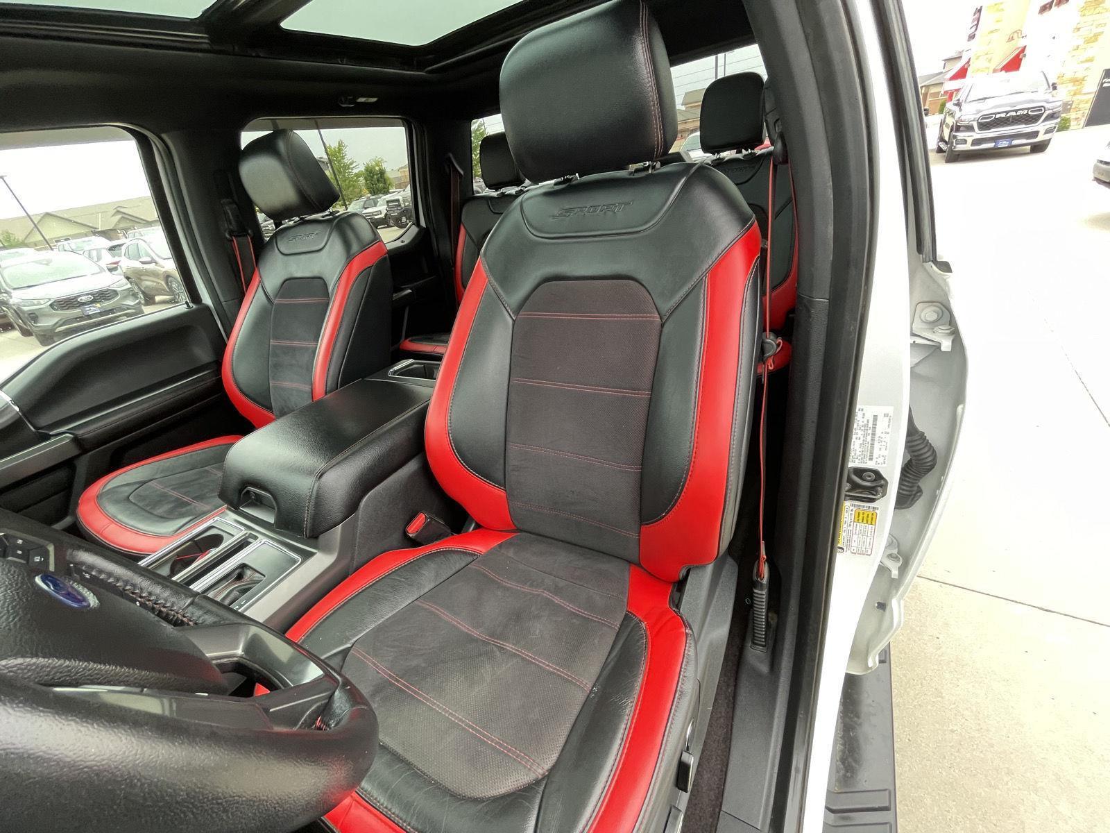 Vehicle photo 17