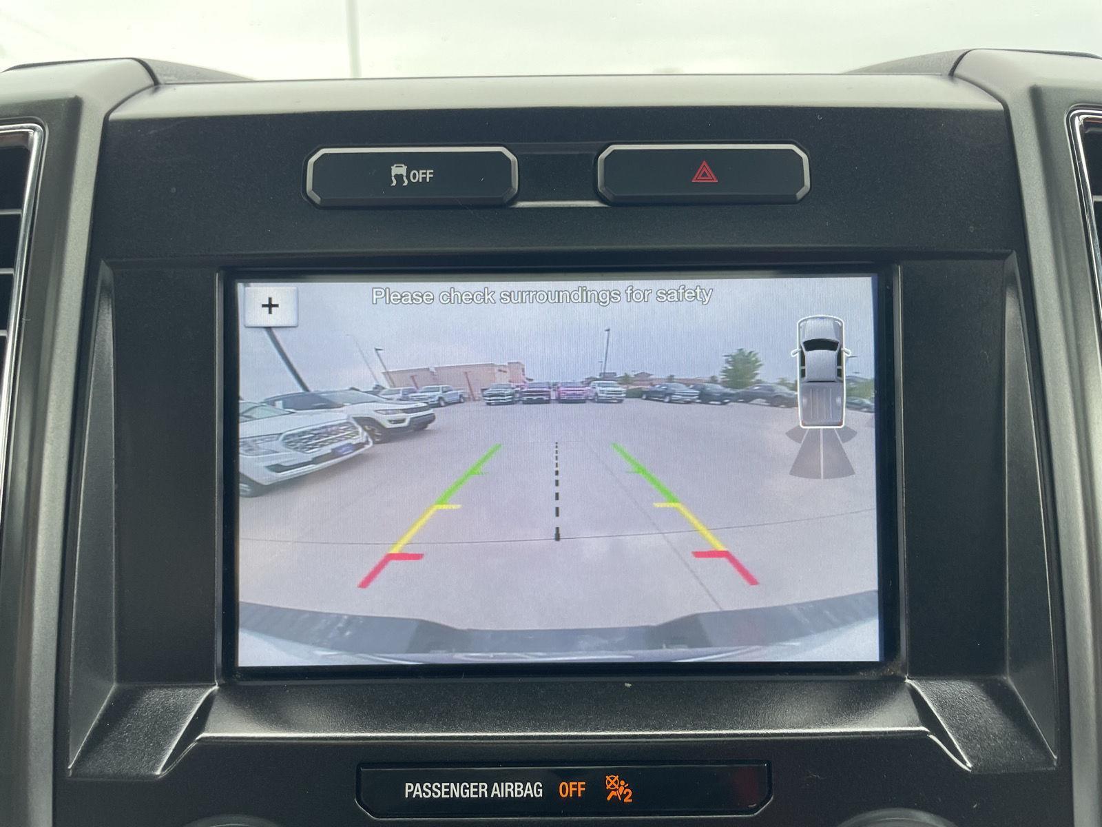 Vehicle photo 23