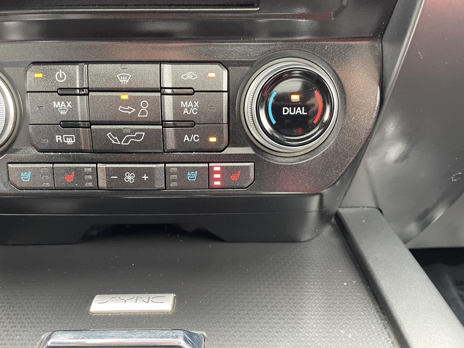Vehicle photo 29