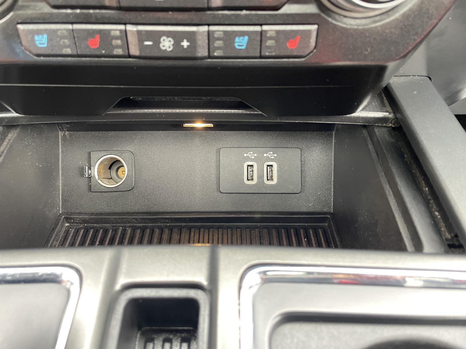 Vehicle photo 30
