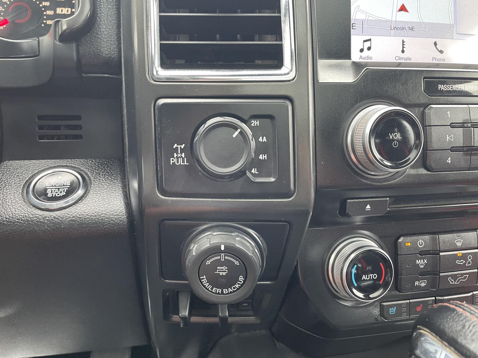 Vehicle photo 31
