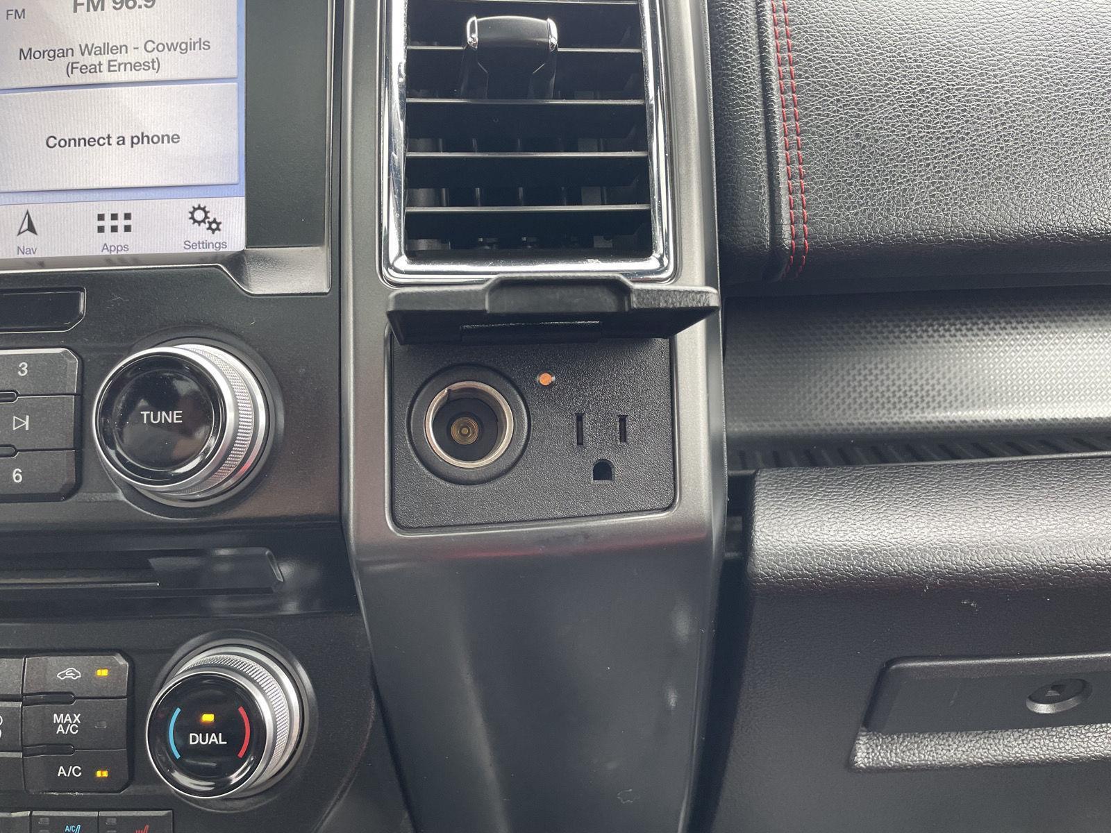 Vehicle photo 32
