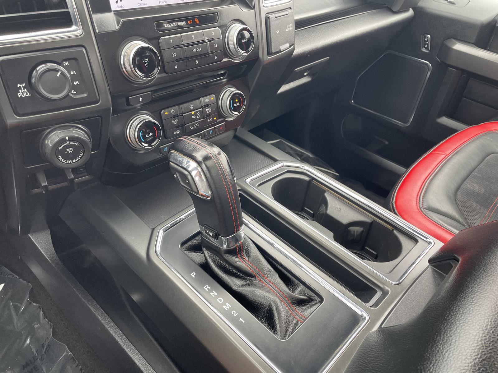 Vehicle photo 34