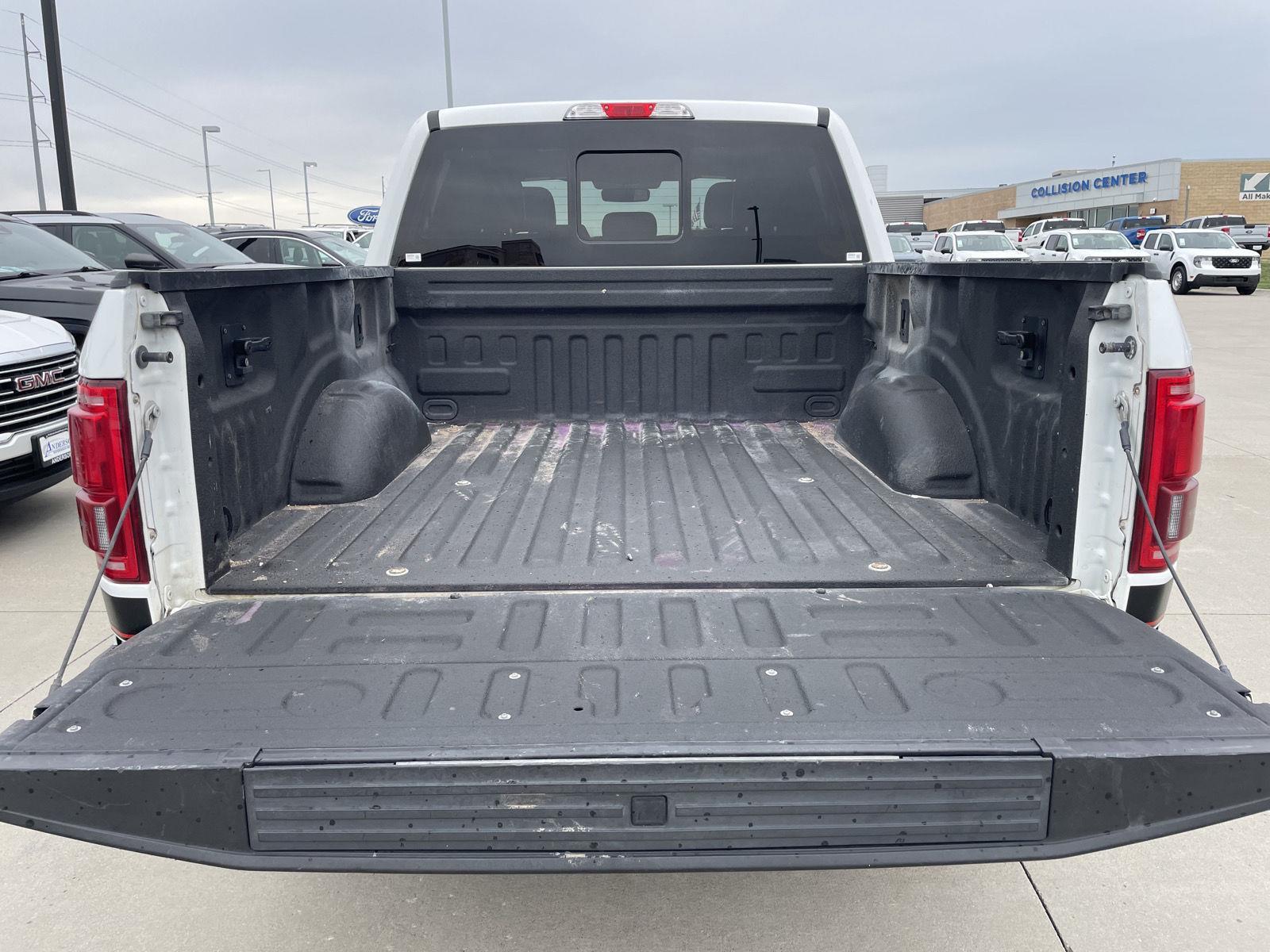 Vehicle photo 37