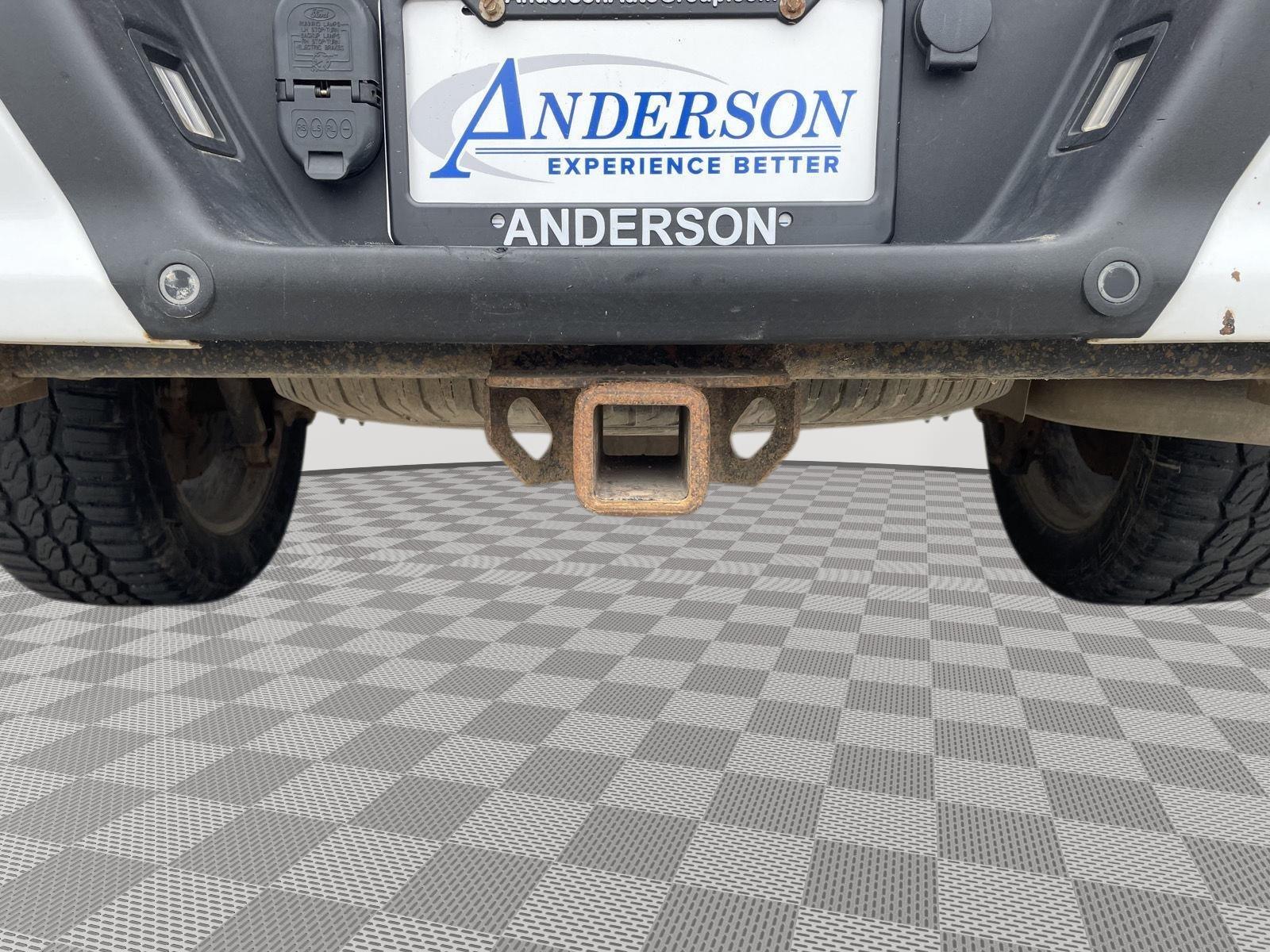 Vehicle photo 38