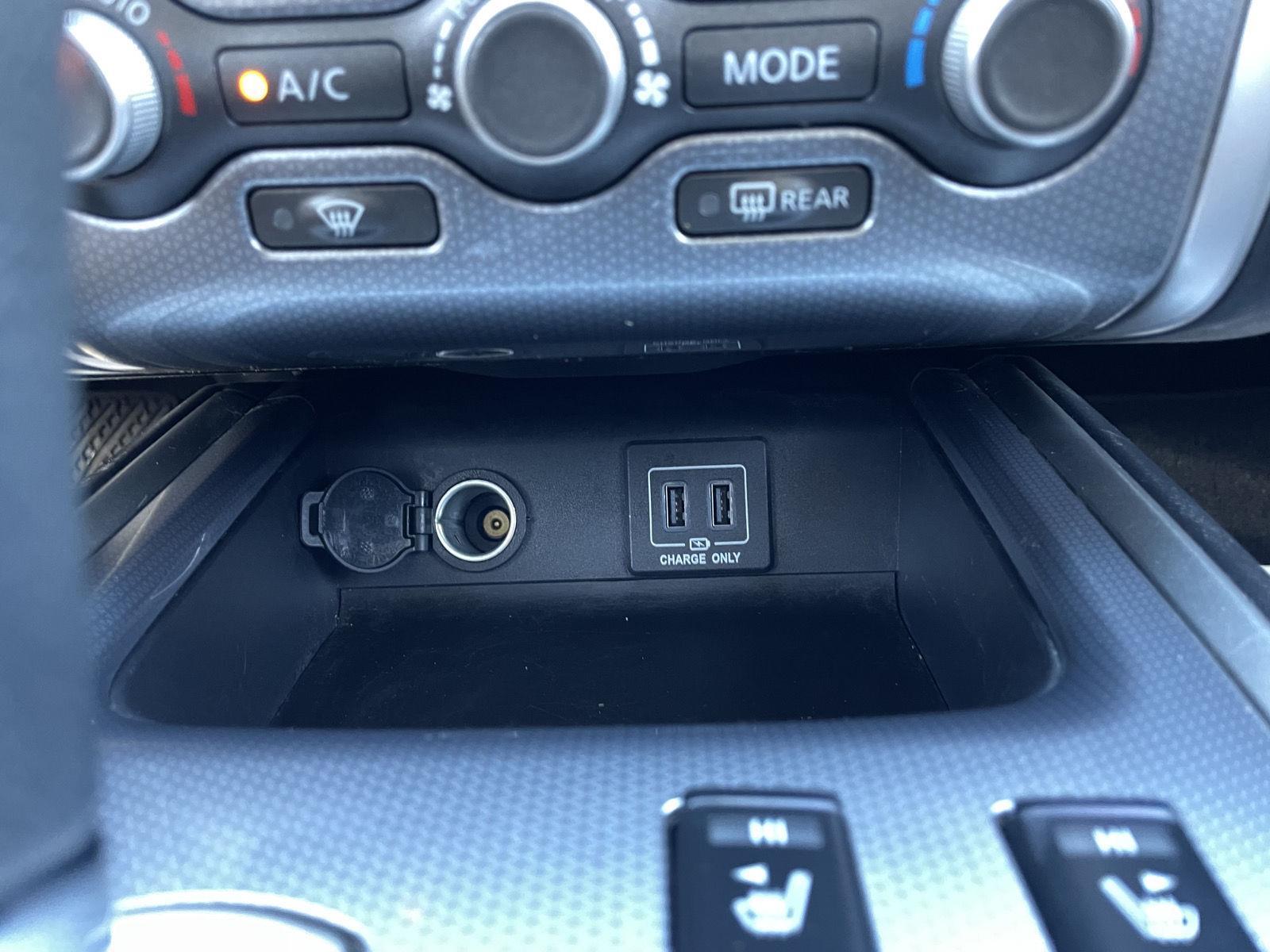 Vehicle photo 30