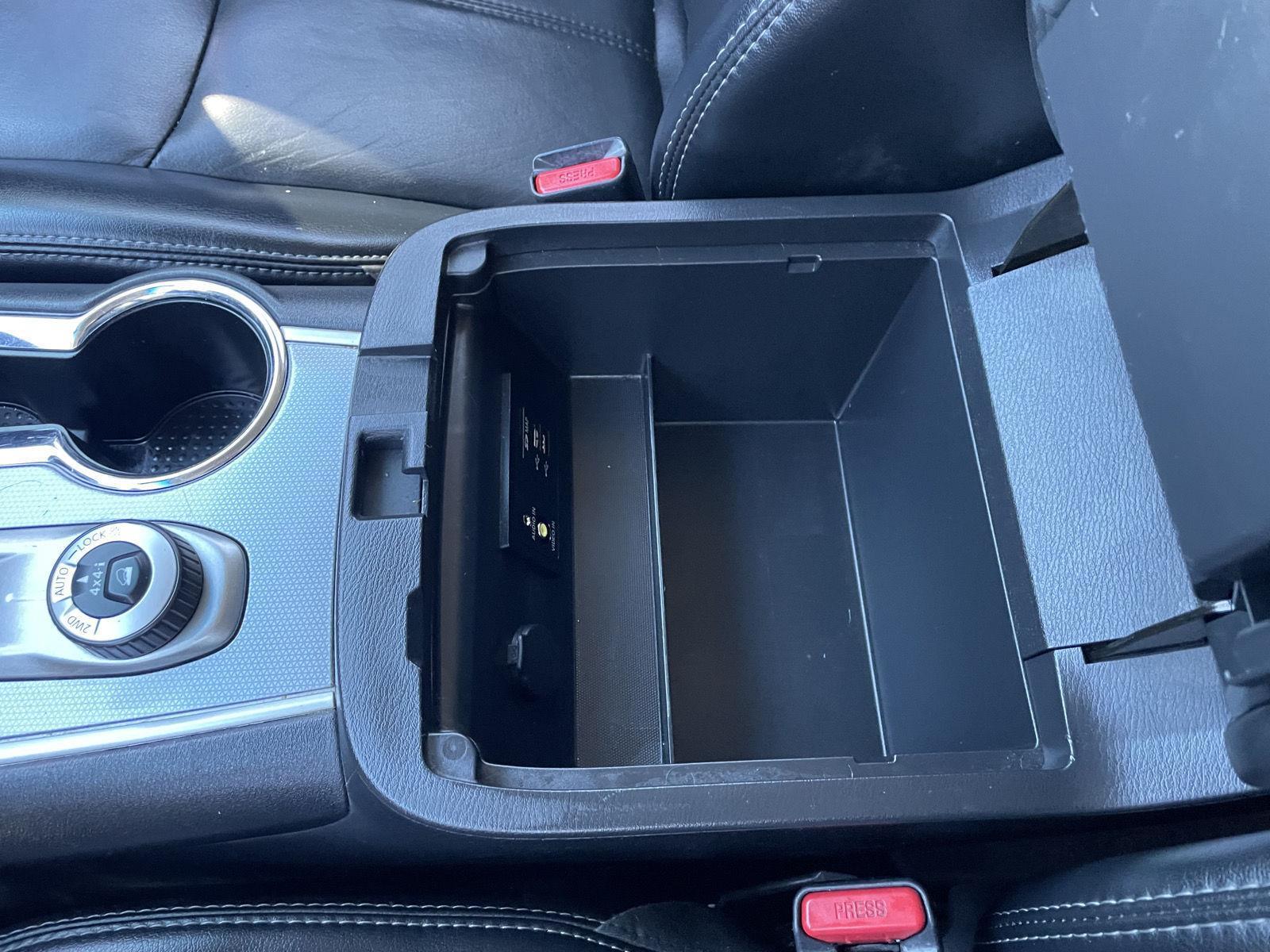 Vehicle photo 35