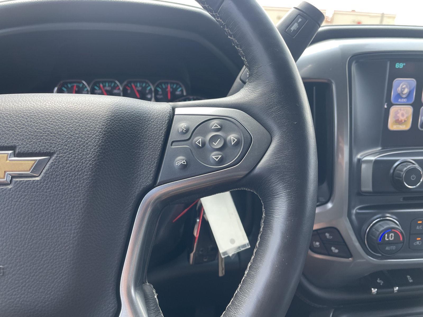 Vehicle photo 13