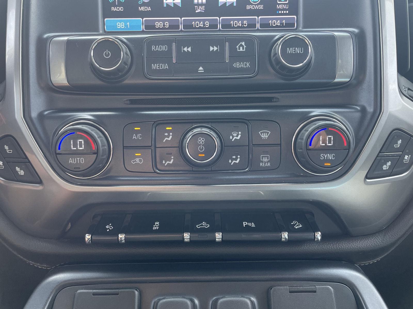 Vehicle photo 25