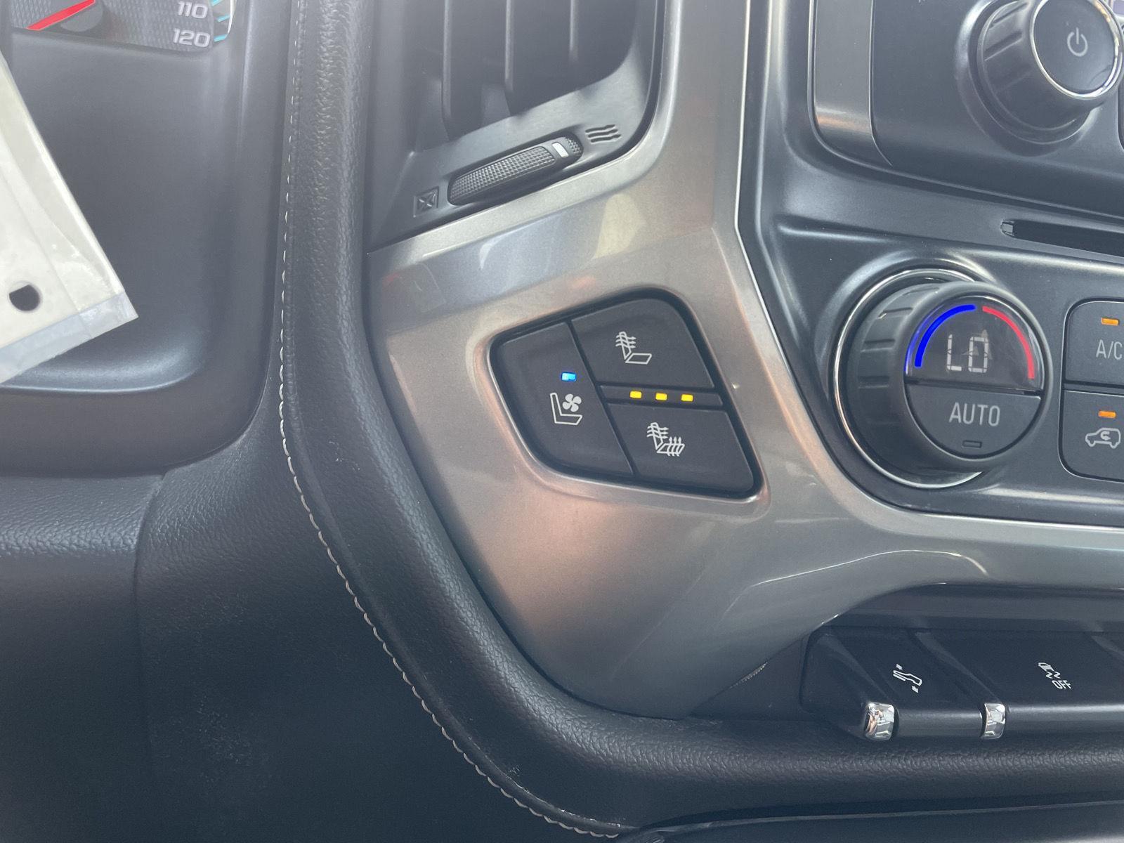 Vehicle photo 26
